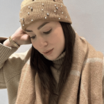 Γυναικείο Μονόχρωμο Σκουφάκι με Πέρλες- Μπεζ