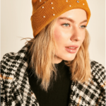 Γυναικείο Μονόχρωμο Σκουφάκι με Πέρλες- Μουσταρδί