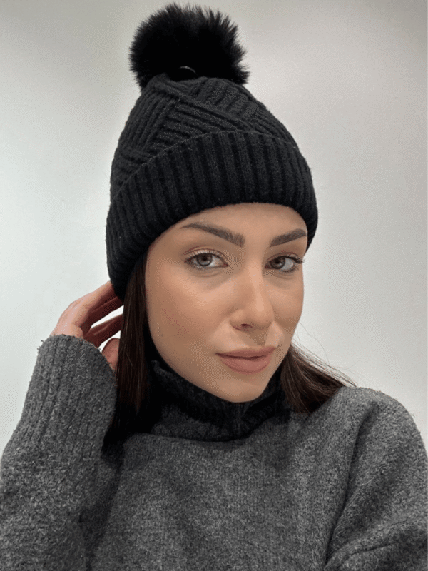 Γυναικείο Σκουφάκι με ιδιαίτερη πλέξη-Μαύρο