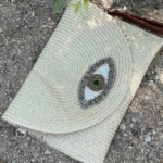 Ψάθινο Τσαντάκι με Μοτίβο Μάτι