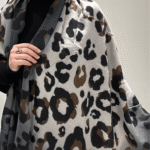 Γυναικείο Λεοπάρ Κασκόλ με Εκρού και Μπλε Λεπτομέρειες