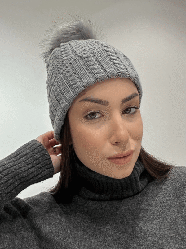 Γυναικείο Σκουφάκι με Ιδιαίτερη Πλέξη-Γκρι