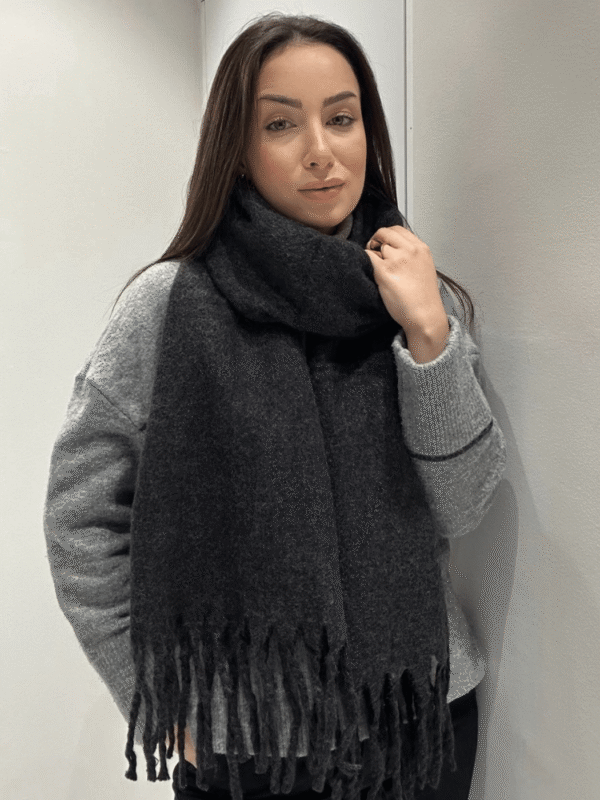 Γυναικείο Μονόχρωμο Χοντρό Κασκόλ με Κρόσσια-Ανθρακί