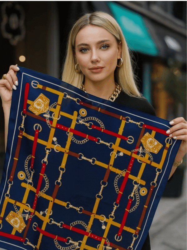 Γυναικεία Μπλε Μπαντάνα / Φουλάρι με Chain Print – 90x90 cm