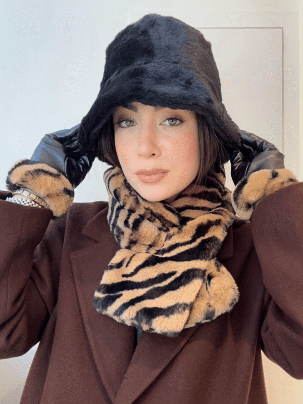 Γυναικείο Γούνινο Κασκόλ-Λαιμός Ζεβρέ-Μπεζ
