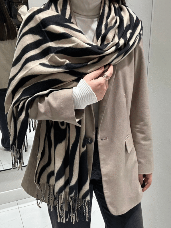 Γυναικείο Κασκόλ Ζεβρέ με Κρόσσια-Εκρού/Μαύρο