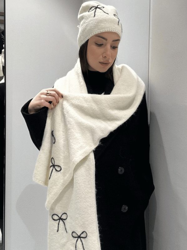 Γυναικείο Σετ Πλεκτό Ζεστό Κασκόλ & Σκουφάκι – Μαλακό και Άνετο με Φιόγκο-Άσπρο