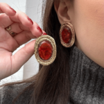 Ατσάλινα Χρυσά Σκουλαρίκια με Μπορντό Πέτρα