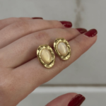 Ατσάλινα Οβάλ Σκουλαρίκια με Μπεζ Πέτρα