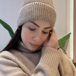 Γυναικείο Μονόχρωμο Μπεζ Σκουφάκι με Λευκή Ραφή