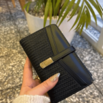 Γυναικείο Πορτοφόλι με Ανάγλυφη Υφή-Μαύρο